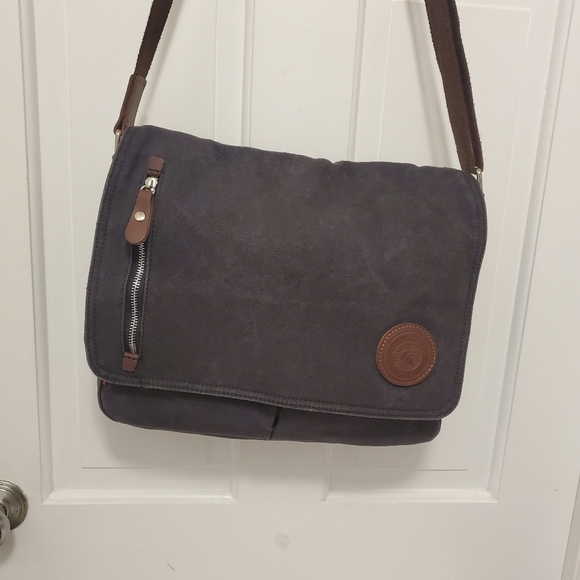 Augur Strauss & Co. Distressed Canvas with leather trim Messenger Bag - Picture 5 of 15